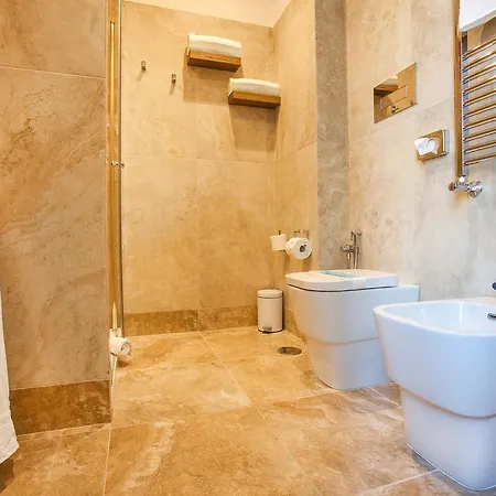 Dimora San Felice Bed & Breakfast Naples